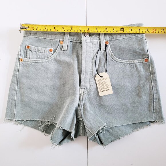 Levi's 501 High Rise Shorts in Lily Pad Green 56327-0413 BNWT - Size 28 - Picture 11 of 13